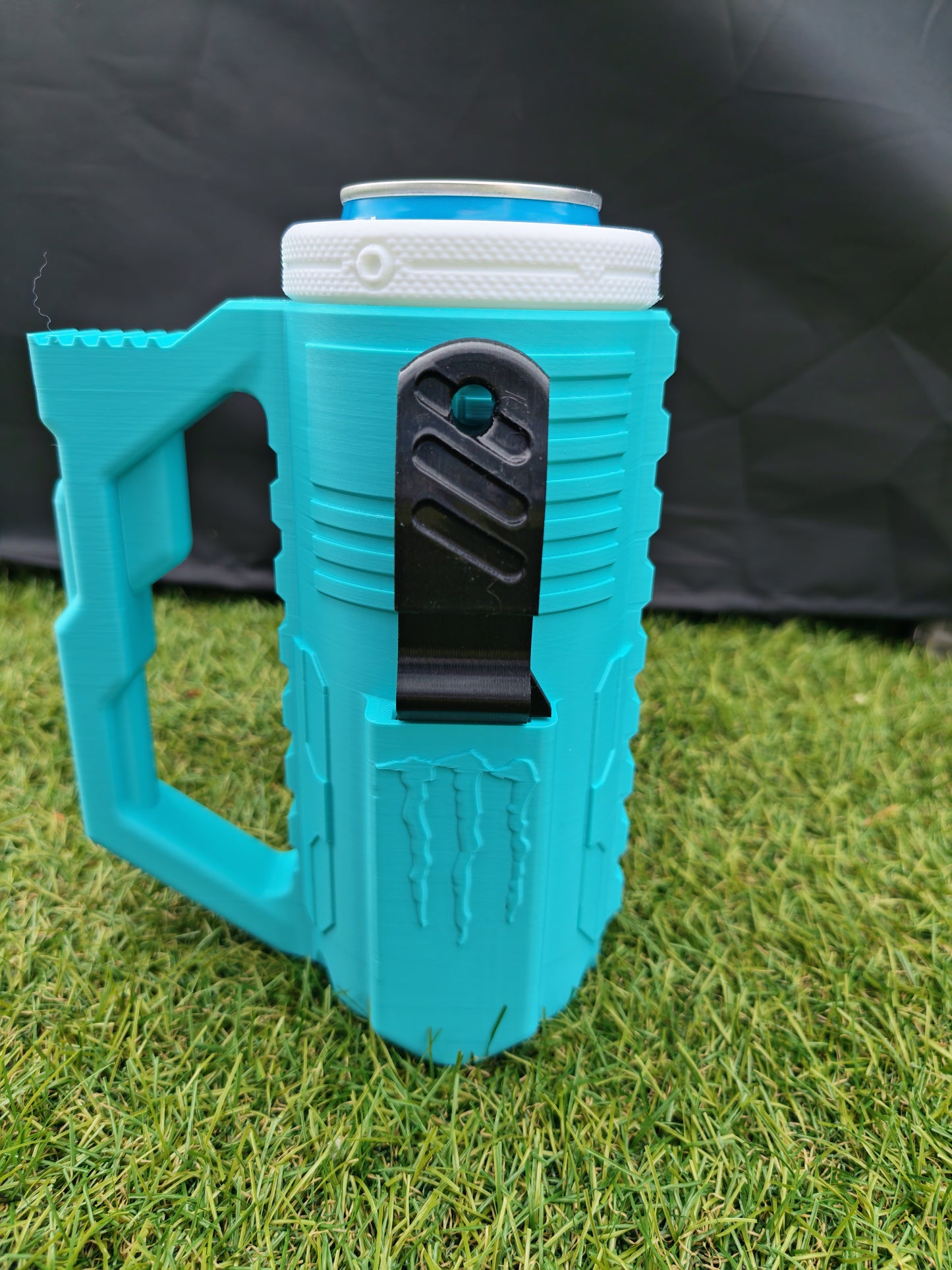 Sleeve Tactique Monster Energy — Édition "Assault Koozie"
