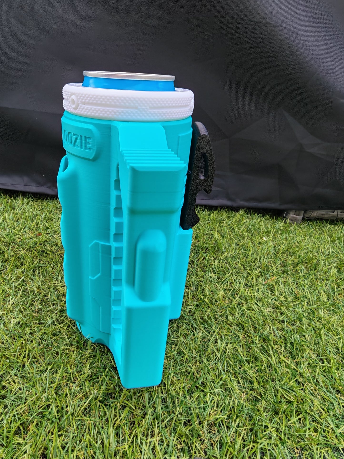 Sleeve Tactique Monster Energy — Édition "Assault Koozie"