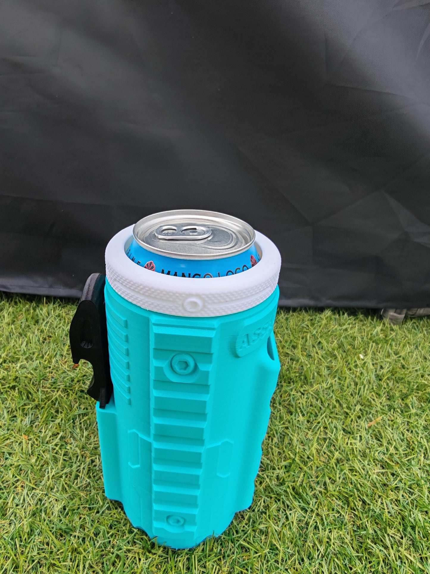 Sleeve Tactique Monster Energy — Édition "Assault Koozie"