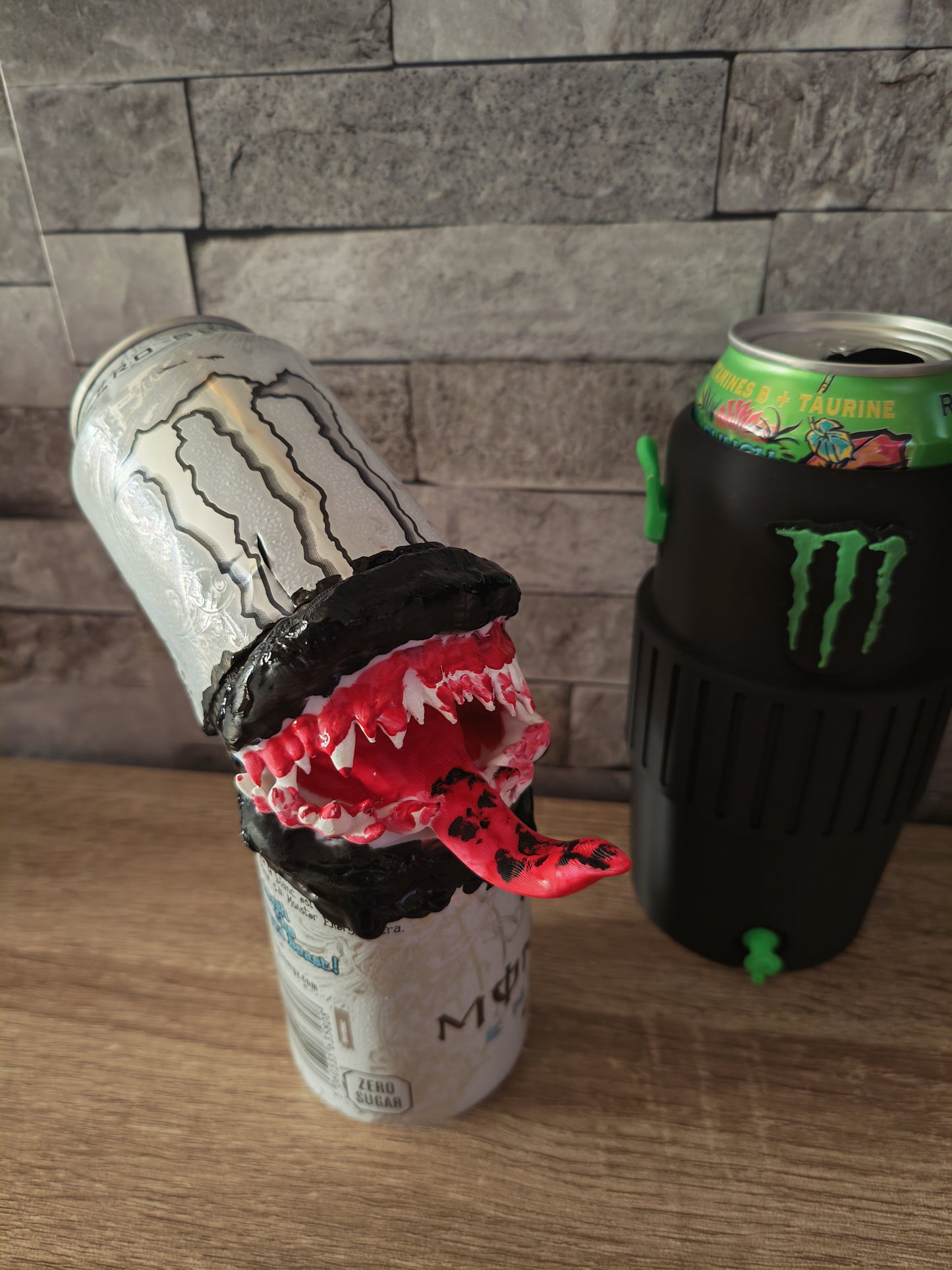 🧊 Monster Energy Igloo Cooler Koozie – Support de canette